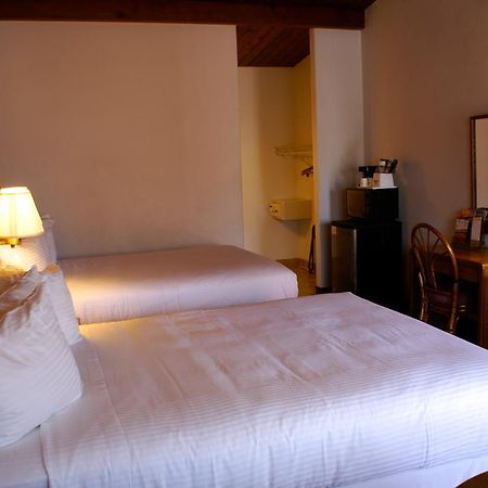 Days Inn Harbor View Сан Диего Екстериор снимка