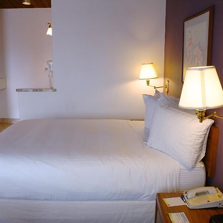 Days Inn Harbor View Сан Диего Екстериор снимка