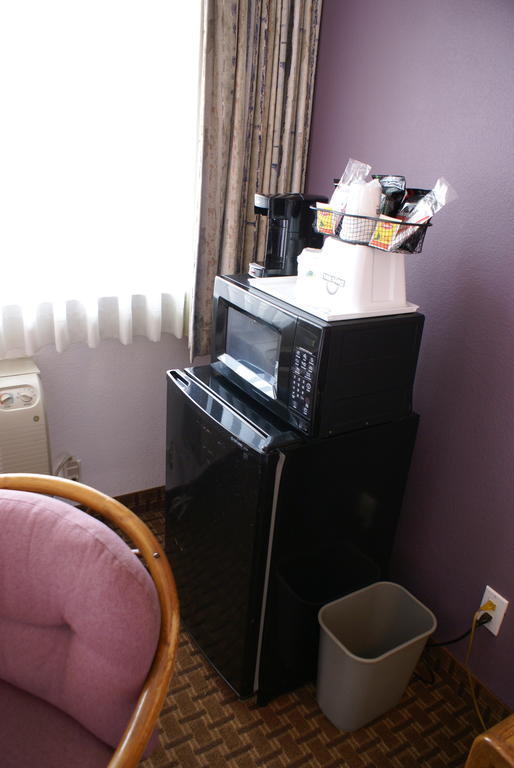 Days Inn Harbor View Сан Диего Екстериор снимка