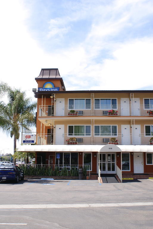 Days Inn Harbor View Сан Диего Екстериор снимка