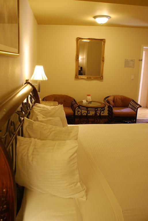 Days Inn Harbor View Сан Диего Екстериор снимка