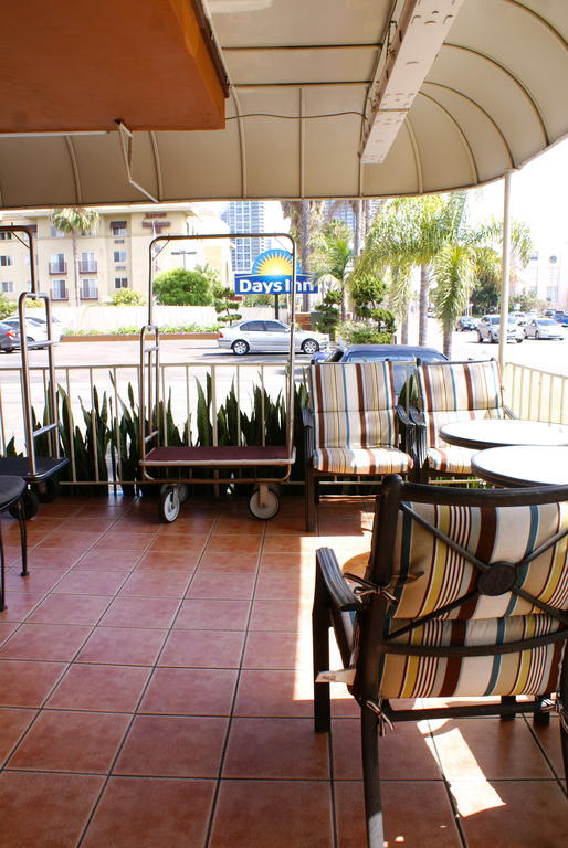 Days Inn Harbor View Сан Диего Екстериор снимка