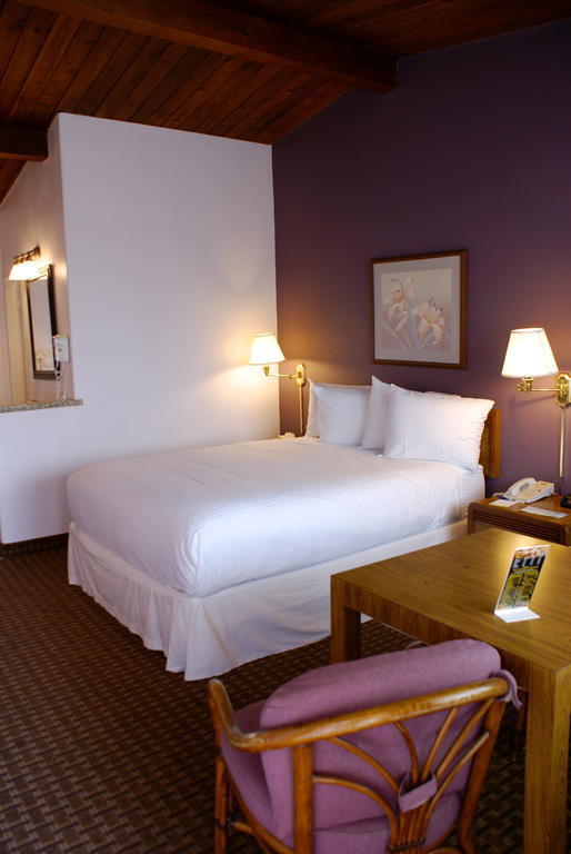 Days Inn Harbor View Сан Диего Екстериор снимка