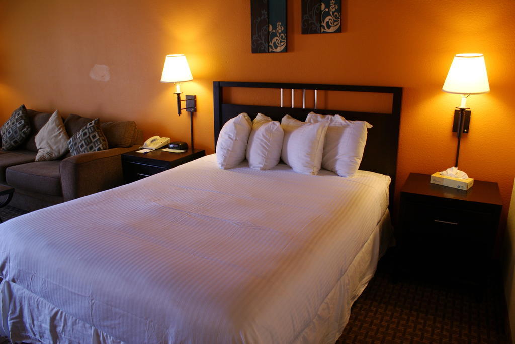 Days Inn Harbor View Сан Диего Екстериор снимка