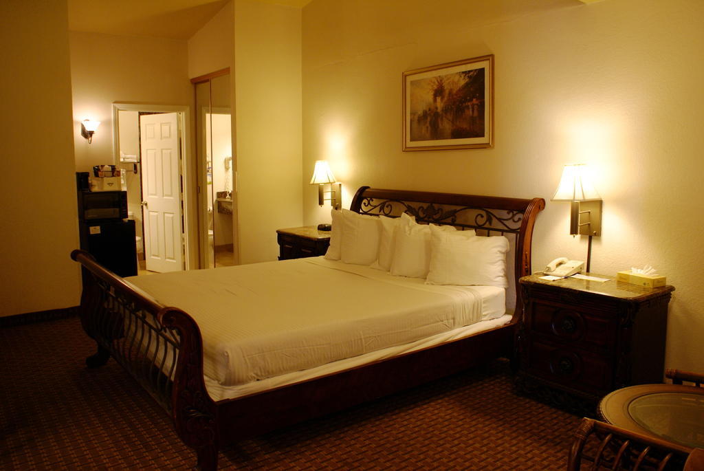 Days Inn Harbor View Сан Диего Екстериор снимка